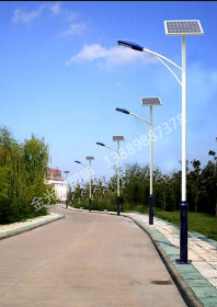 鸡西 8m 60w 太阳能路灯 180套